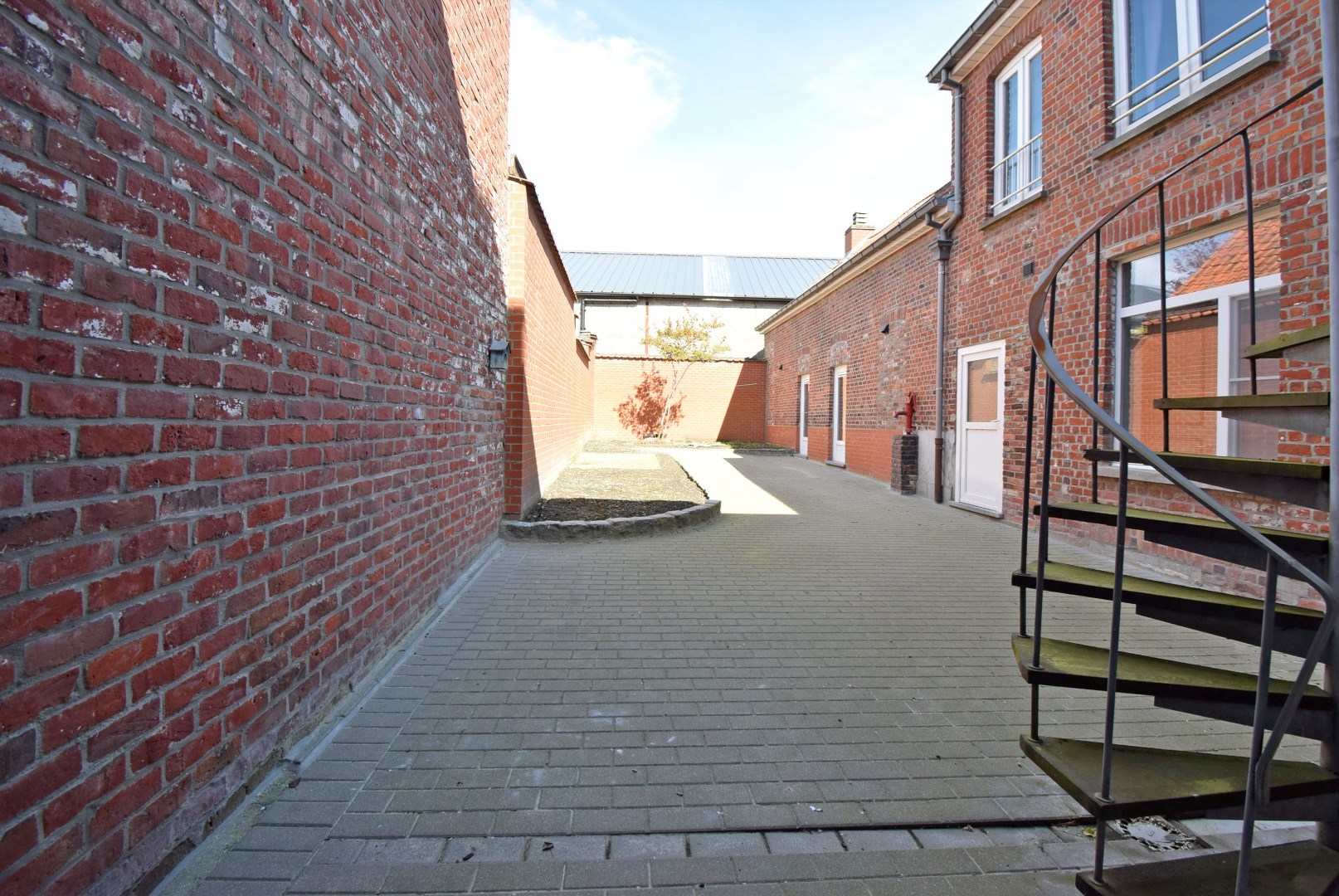 Uniek wooncomplex als geheel te huur in centrum Lichtervelde - foto 2