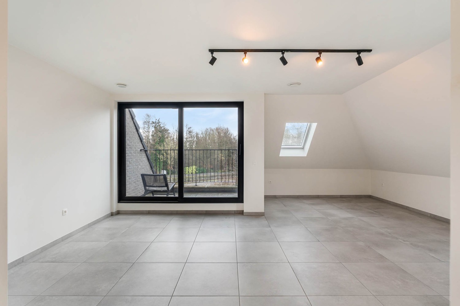 Moderne & ruime penthouse van 167 m² met 3 slaapkamers en 2 zuidwestgerichte terrassen. Loft met 2 staanplaatsen. - foto 5