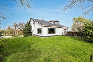 Ruime woning met weids uitzicht op 4.615 m² in MeerleOp zoek naar rust, ruimte en een prachtig vrij uitzicht? Deze ruime woning in Meerle is gelegen...