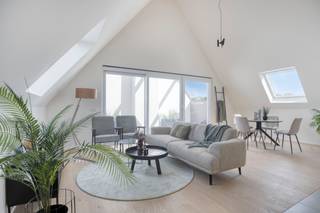 [[ DIT PAND NEEMT DEEL AAN DE ERA OPEN HUIZEN DAG OP 6/12 VAN 13:00 TOT 14:00 ]] ong&gt;Ruim dakappartement met twee terrassenDit lichtrijke...