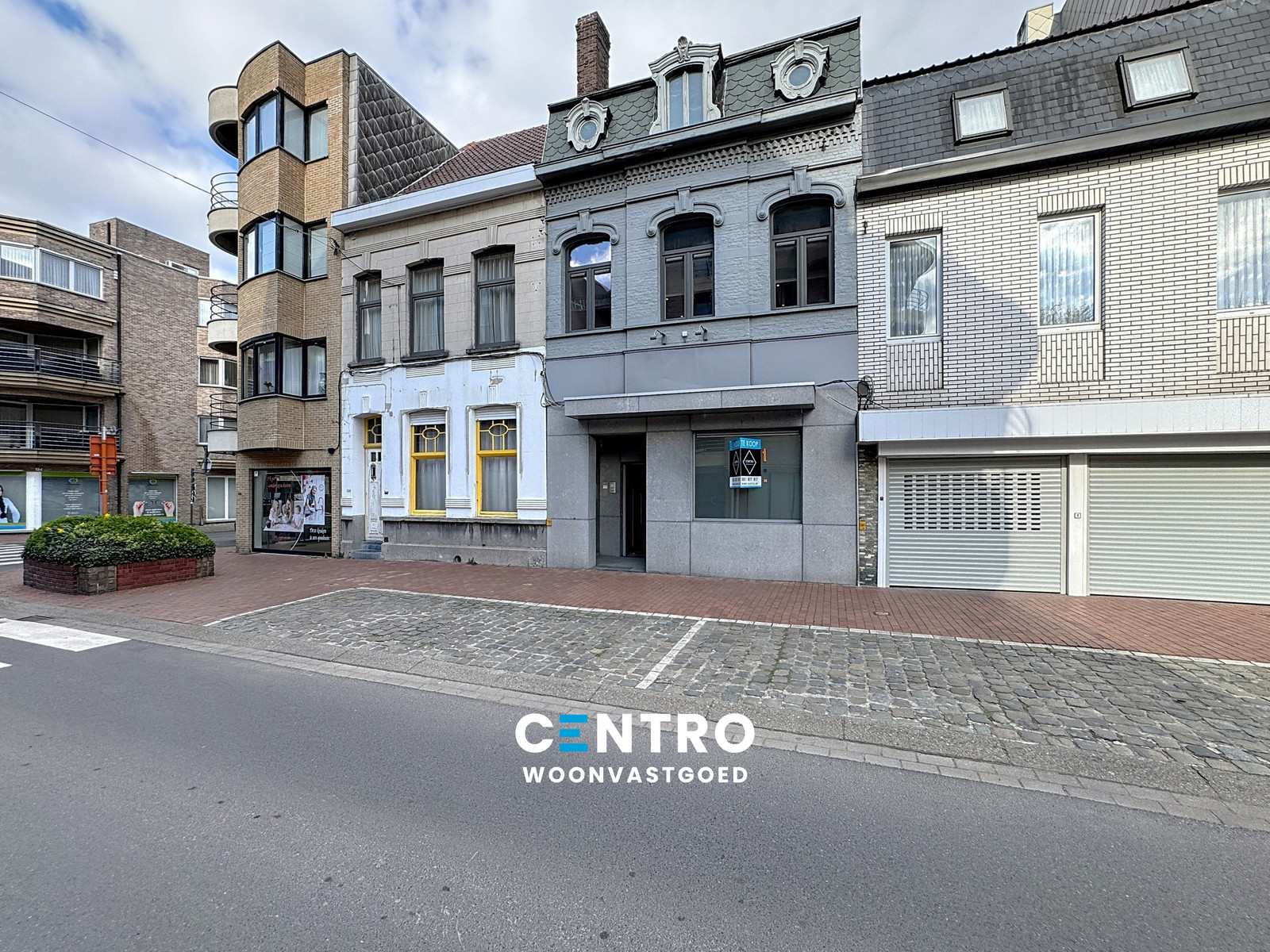 Centraal gelegen pand te Roeselare aan ZEER interessante prijs! - foto 1