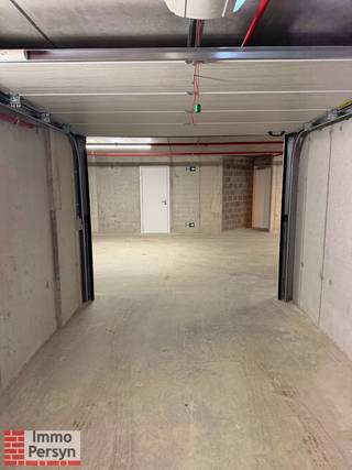 In het centrum van Scherpenheuvel, met een vlot bereikbare ingang via de Molenstraat 11, is deze gloednieuwe en uiterst praktische garagebox...