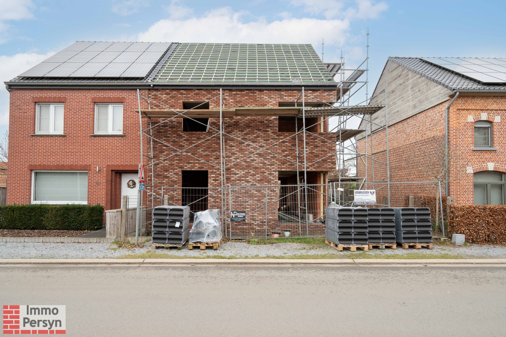 Instapklare halfopen bebouwing met 3 slaapkamers in groene omgeving - foto 1
