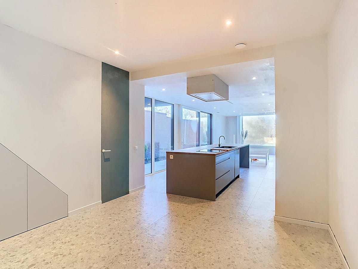 Gerenoveerde woning met 4 kamers en tuin in Poperinge - foto 3