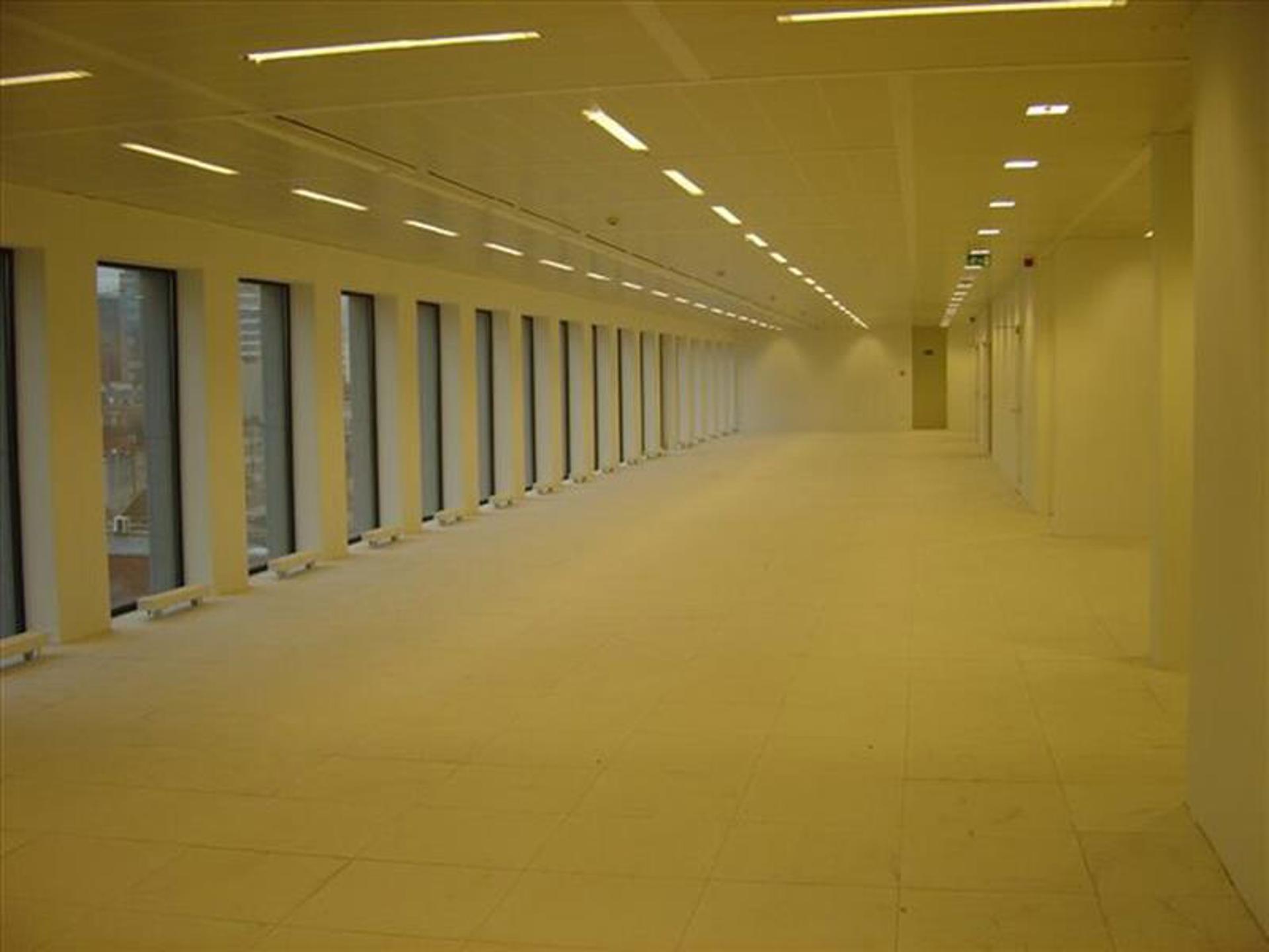Commercial à louer à Anvers - photo 4