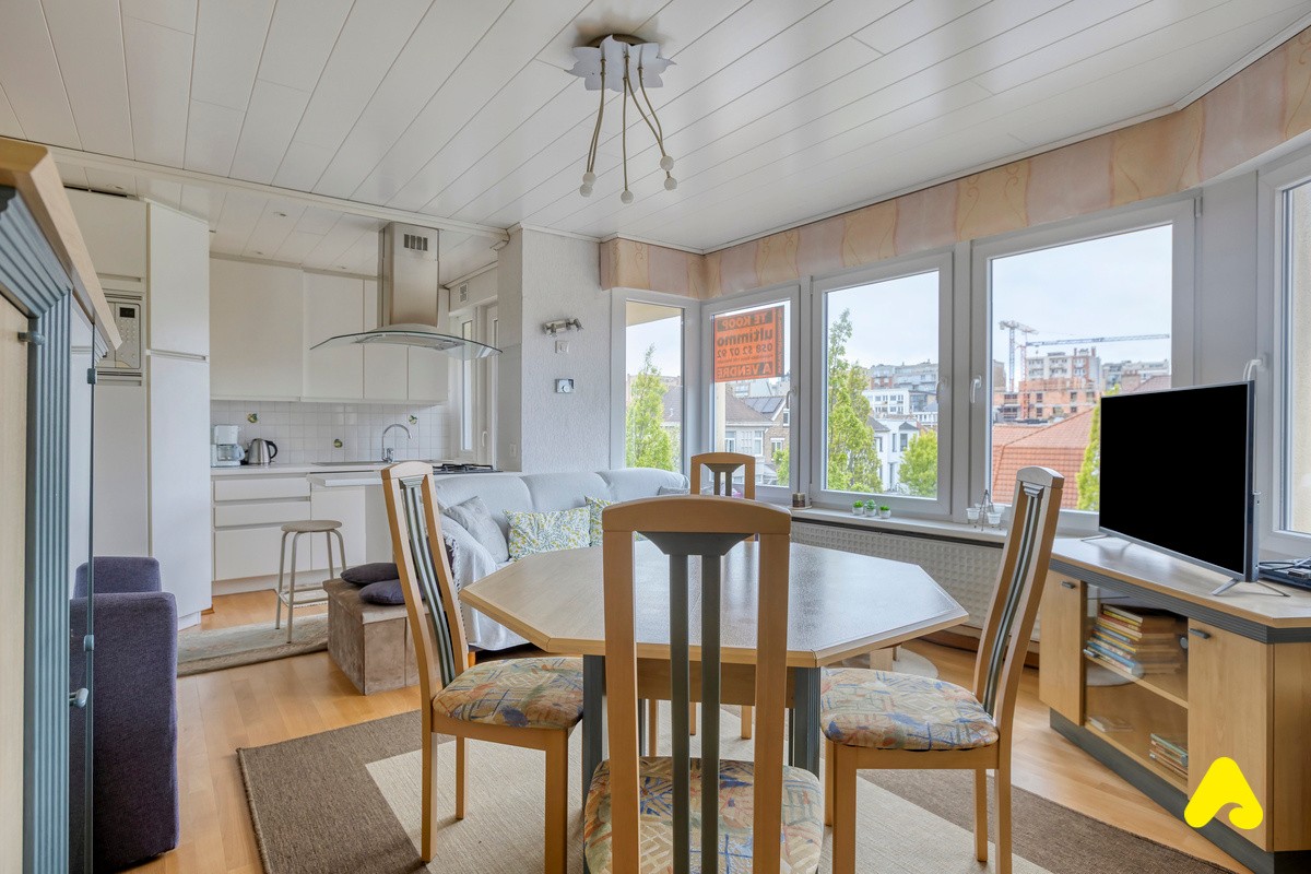 Instapklaar en stijlvol gemeubeld appartement op topligging in De Panne. - foto 2