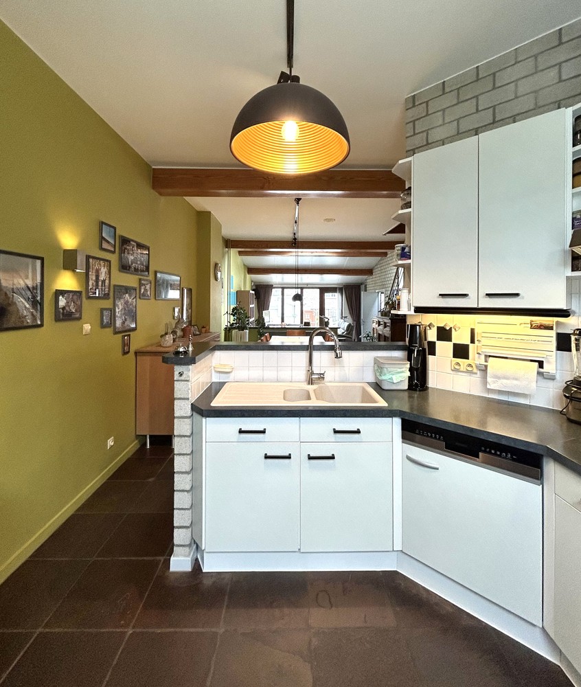 A must see - verrassend ruime woning met achteringang met privéparkeerplaatsen - foto 5