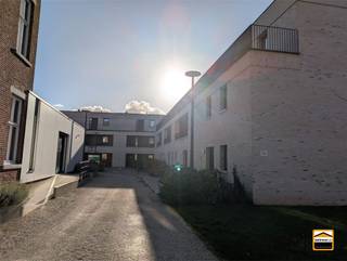ERKENDE ASSISTENTIEWONING in parkomgeving met ondersteunenddienstverleningsaanbod Deze assistentiewoning is gelegen op de eerste verdieping van een...