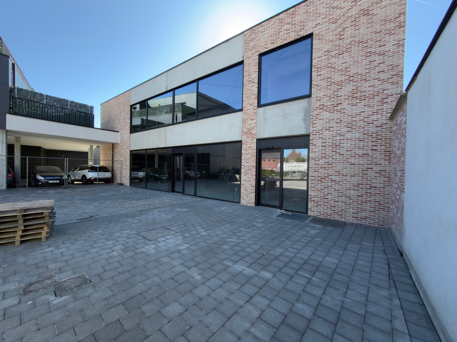 Handelspand 370m² te huur op toplocatie in Deinze - foto 2