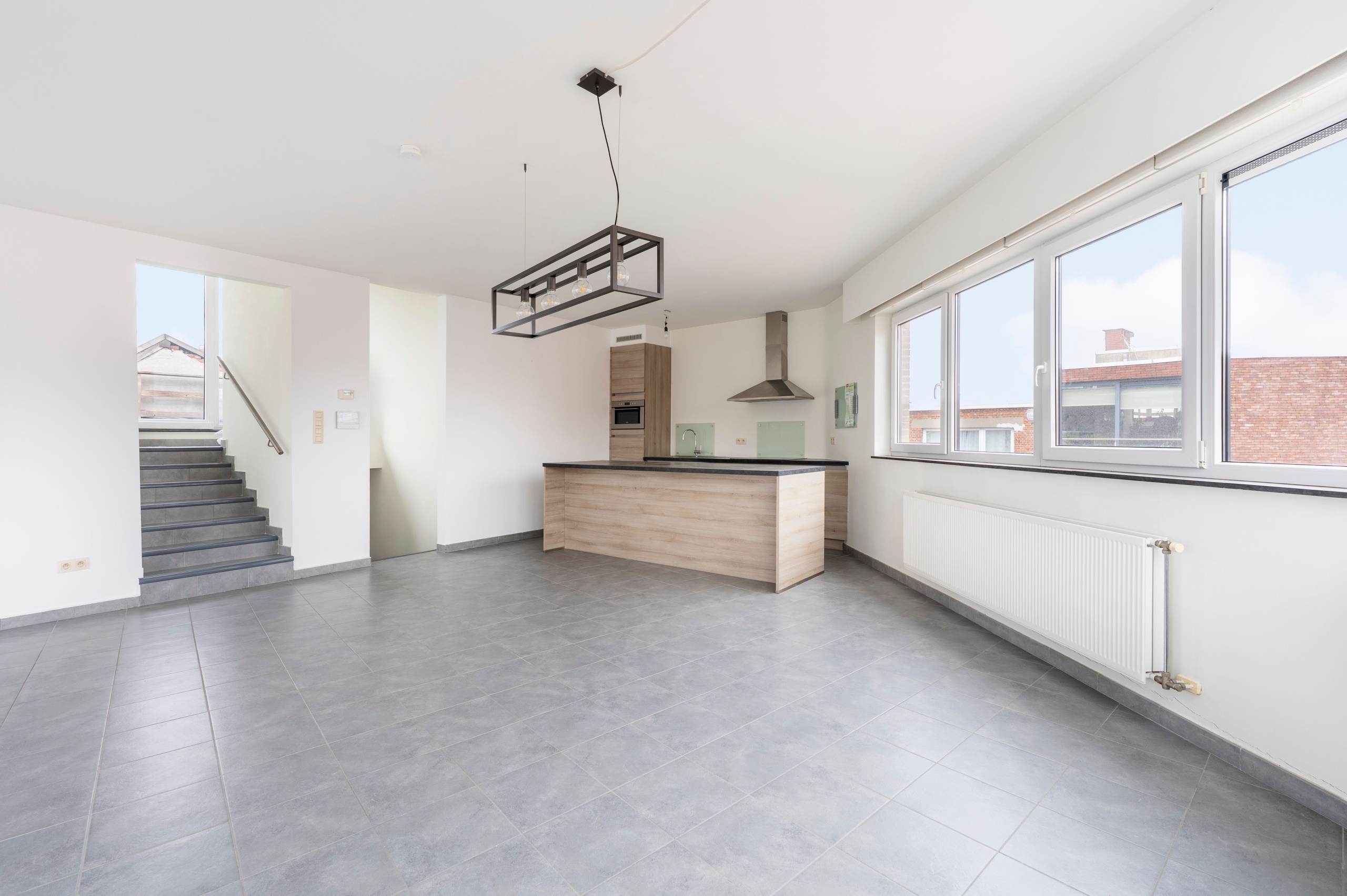 Ruim, energiezuinig 2 slaapkamer appartement met staanplaats in Wilrijk te huur! - foto 4