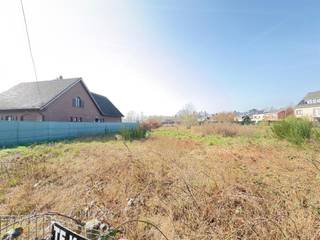 <p><span>PRACHTIG PERCEEL BOUWGROND VOOR OPEN BEBOUWING MET OPPERVLAKTE VAN 10A 90CA.</span></p><p><span>Uitermate rustig gelegen in doodlopende straat in het landelijke Branst op wandelafstand van de Scheldedijk.</span></p><p><span> </span></p><p><span>Het perceel biedt de mogelijkheid tot het bouwen van een ruime open bebouwing.</span></p><p><span>De zuidelijke oriëntatie is een extra troef.</span></p><p><span>Verkavelingsvoorschriften beschikbaar op aanvraag.</span></p>