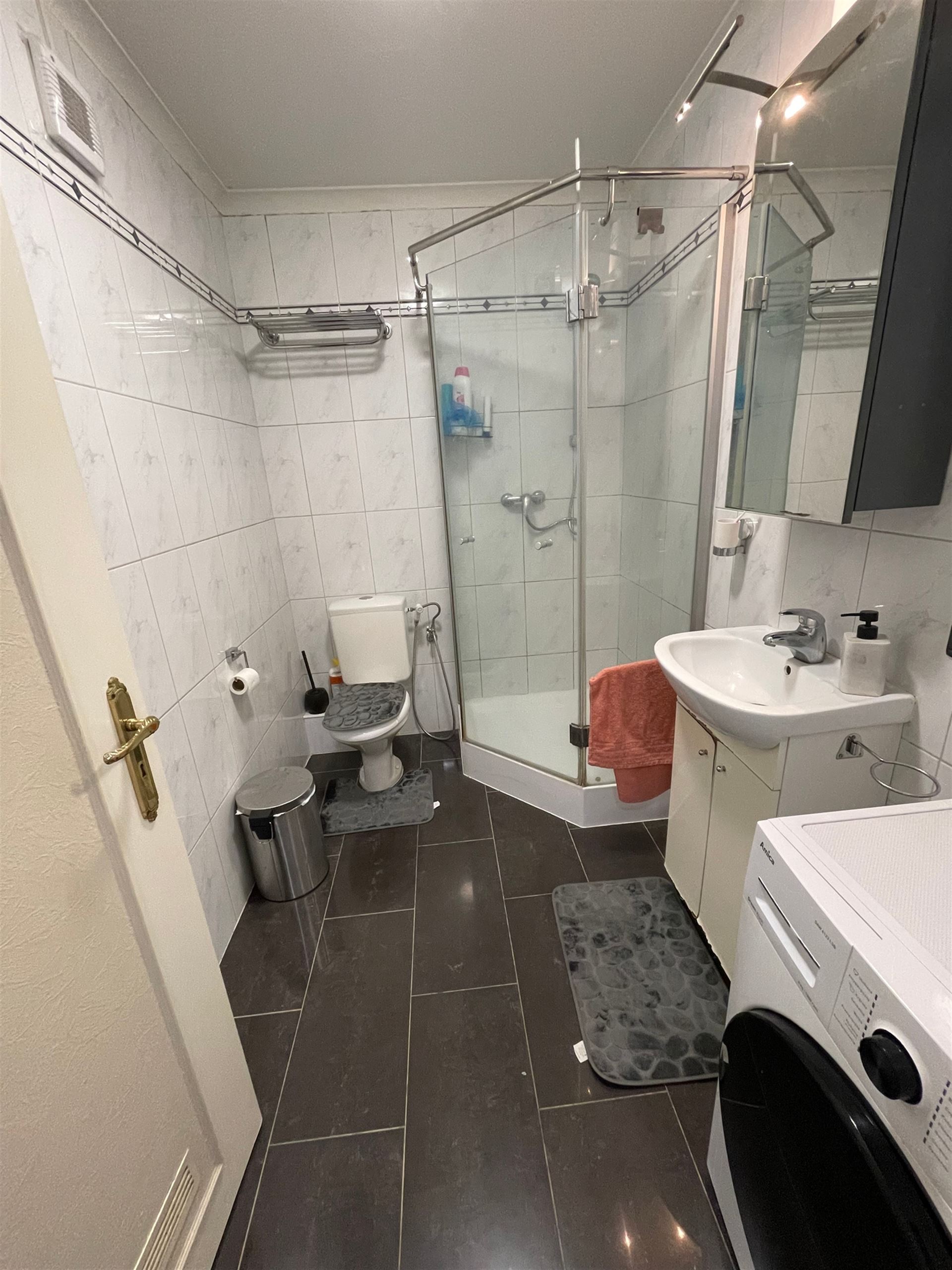 Apartment for sale in Sint-Truiden with 1 bedroom - photo 5