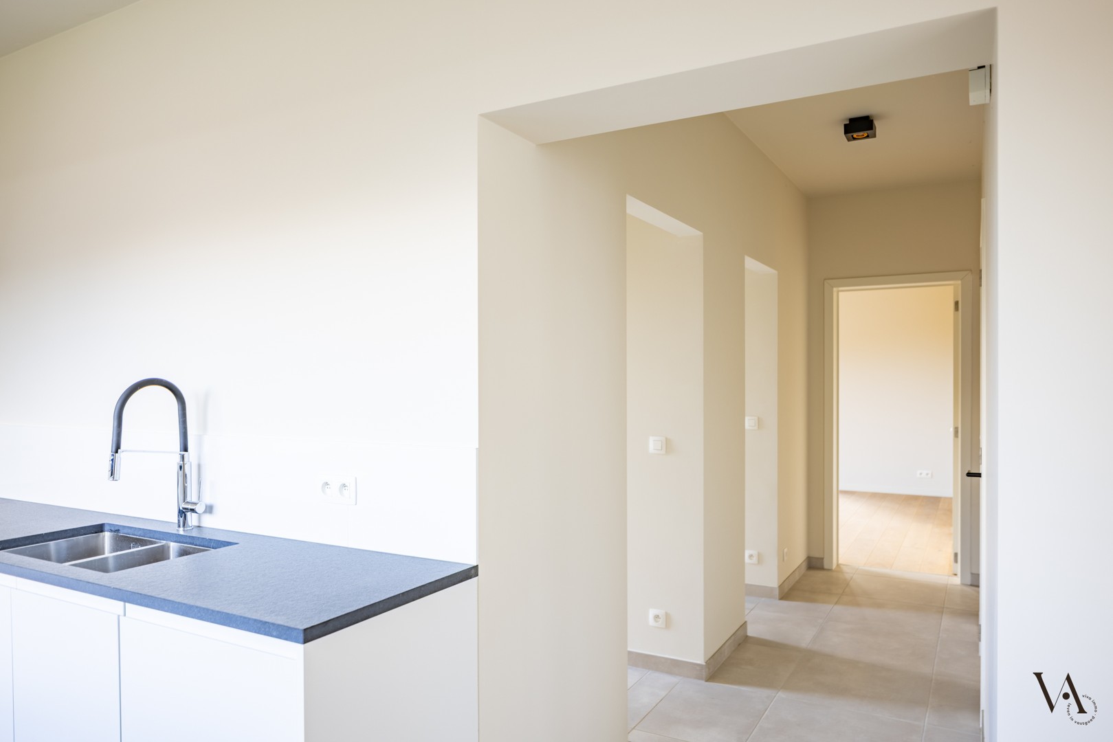 Recente en ruime vernieuwbouwwoning met bijgebouw in Korbeek-Lo - foto 4