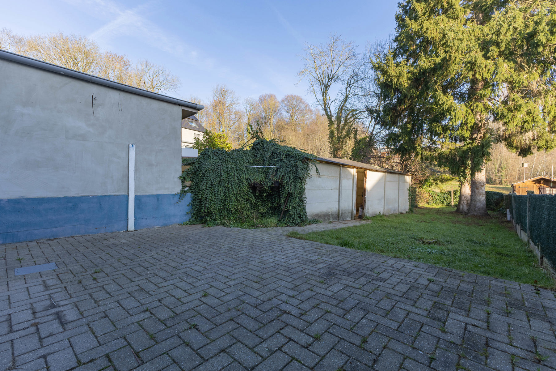 Gunstig gelegen te renoveren woning met tuin - foto 4