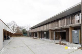 Volledig afgewerkt en instapklaar appartement gelegen in het zorgvuldig aangelegd en onderhouden woonproject "De Hazelaar", bestaande uit...