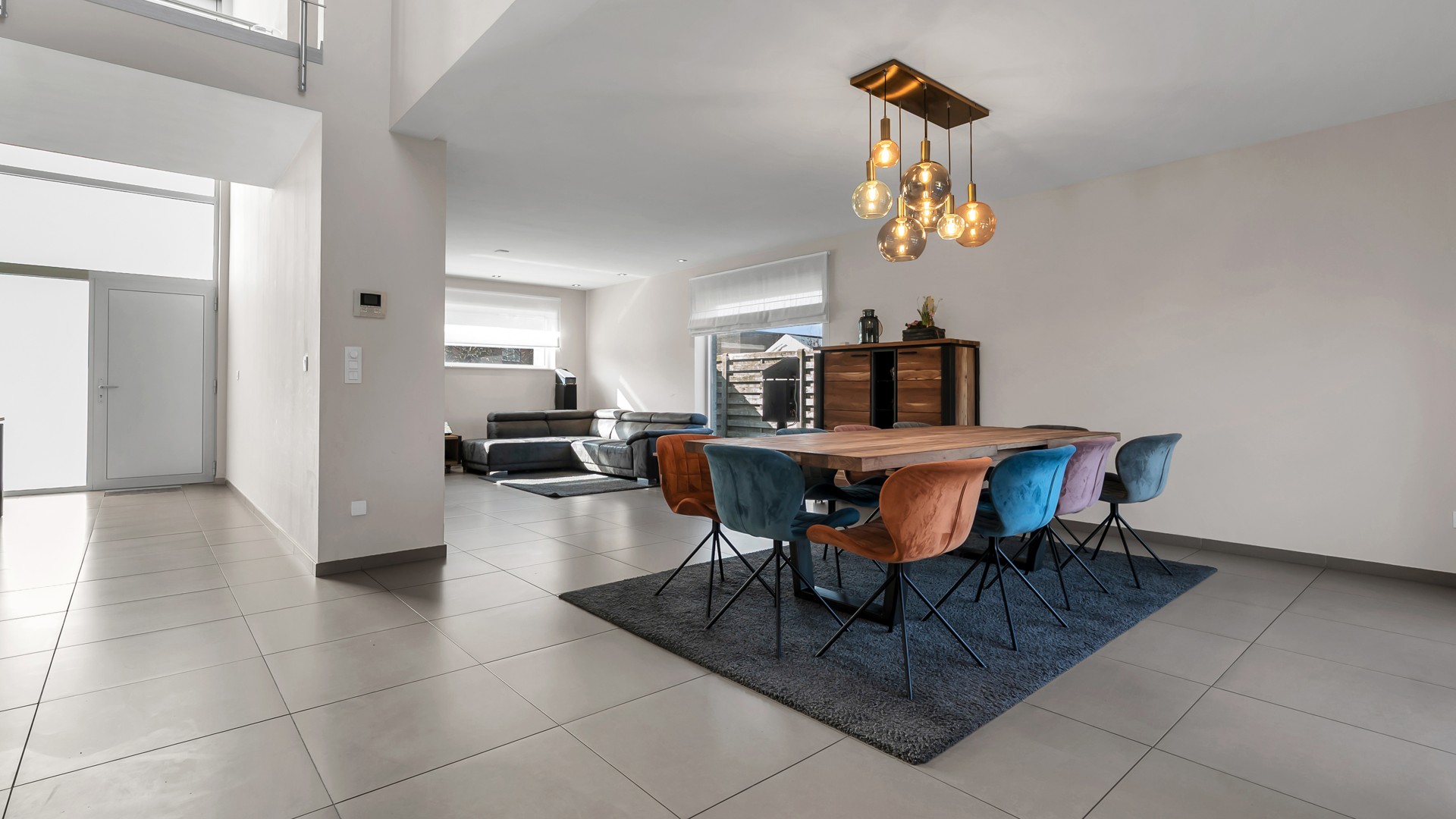 Trendy gezinswoning met open leefruimte, 4 slaapkamers en vrijstaande garage - foto 4