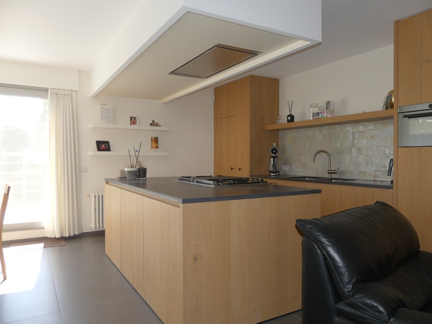 Prachtig afgewerkt appartement met groot en zonnig terras - foto 4