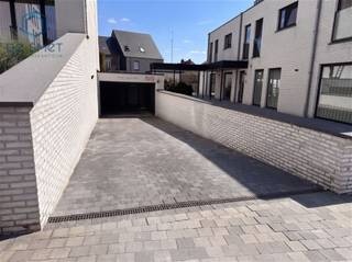 <p><span>Garage nr.8 te koop in Residentie Het witte Paard te Moerbeke.</span></p><p><span> </span></p><p><span> </span></p><p><span> Ondergrondse garagebox te koop met sectionaalpoort.</span></p><p><span> </span></p><p><span>Voor inlichtingen of bezoek gelieve op de advertentie te reageren, wij bellen u dan zelf op om een afspraak in te plannen.</span></p><p><span> </span></p>