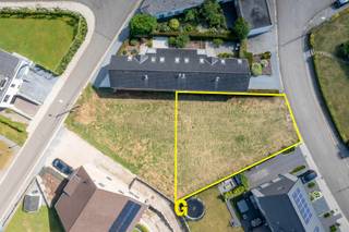 Dit perceel grond bestemd voor halfopen bebouwing, met een oppervlakte van 4a 44ca, is gelegen langs de Zapstraat in het mooie Hoeselt. In...