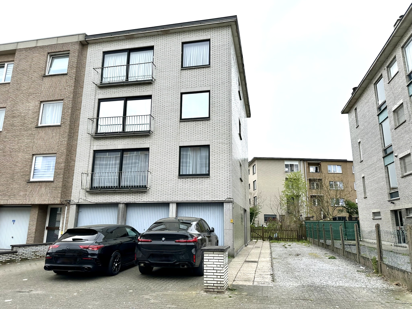 Studio op gelijkvloerse verdieping met tuin en parkeerplaats - foto 1