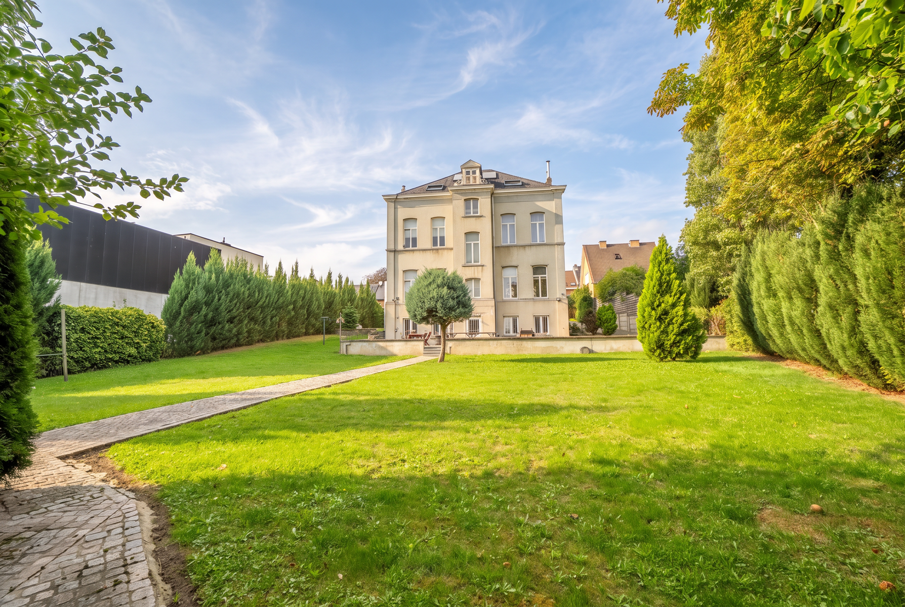 House for sale in Halle with 8 bedrooms - photo 3