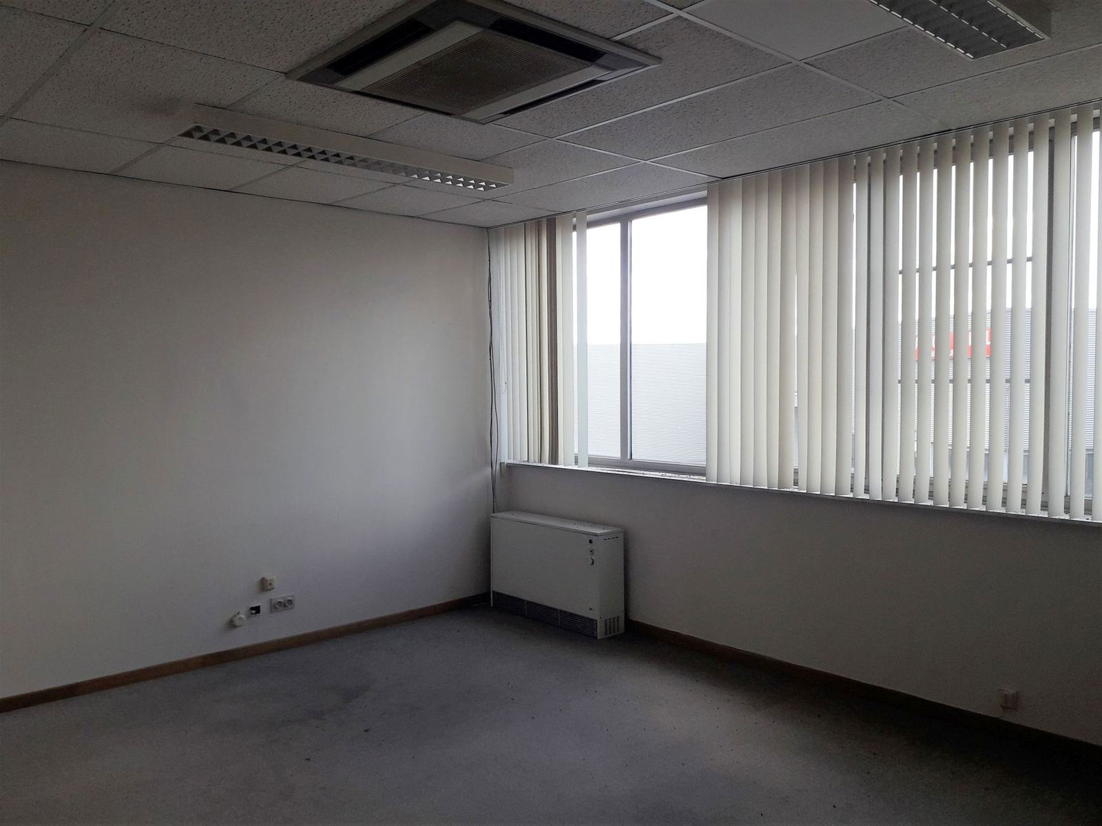 Commercial for rent in Hoogstraten - photo 4