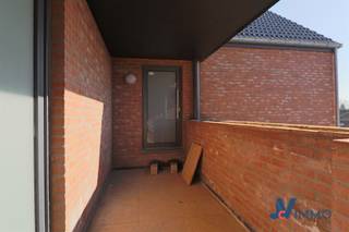 Composition :Etage 1 : Hall d'entrée : 7,76 m², une toilette indépendante : 1,31 m², une buanderie : +/- 5,00 m², living : 13,25 m², cuisine avec...