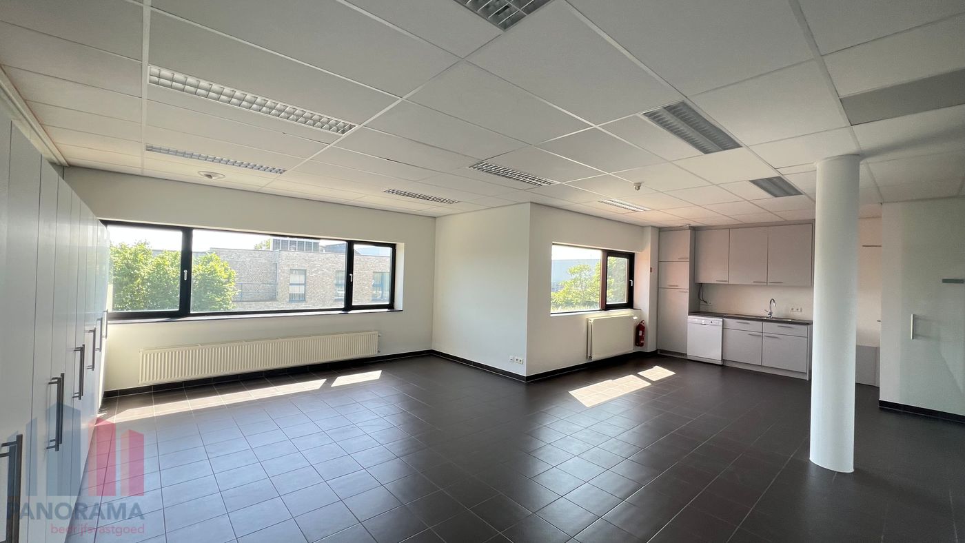 Move-in ready office space of 120 m² near the E313 - photo 3