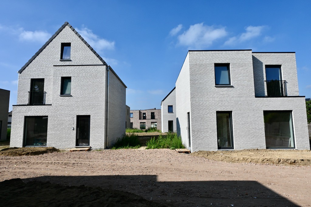 Nieuwbouwwoning in centrum Broechem met 3 slaapkamers ! - foto 1