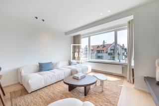 Dit stijlvol gerenoveerde appartement van 102 m² bevindt zich op een rustige en toch centrale ligging in een van de meest gegeerde wijken van...