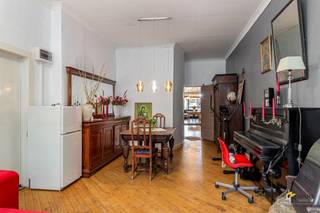 Opbrengsteigendom (230 m²) bestaande uit 3 appartementen in Antwerpen (2060). Het pand is gelegen in een opkomende buurt en is vlot bereikbaar met...