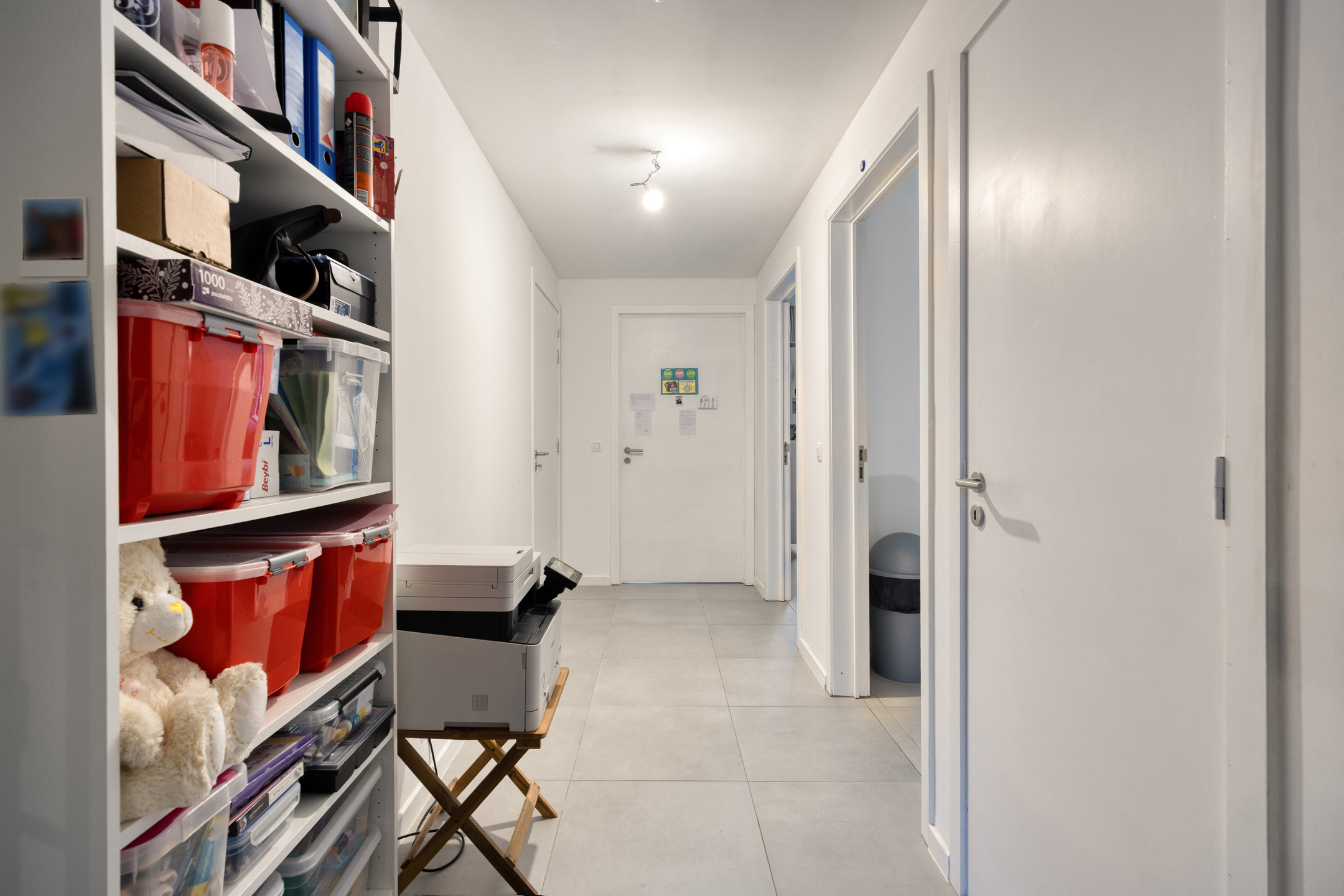 Recent, gelijkvloers appartement met 2 slaapkamers en terras - foto 3