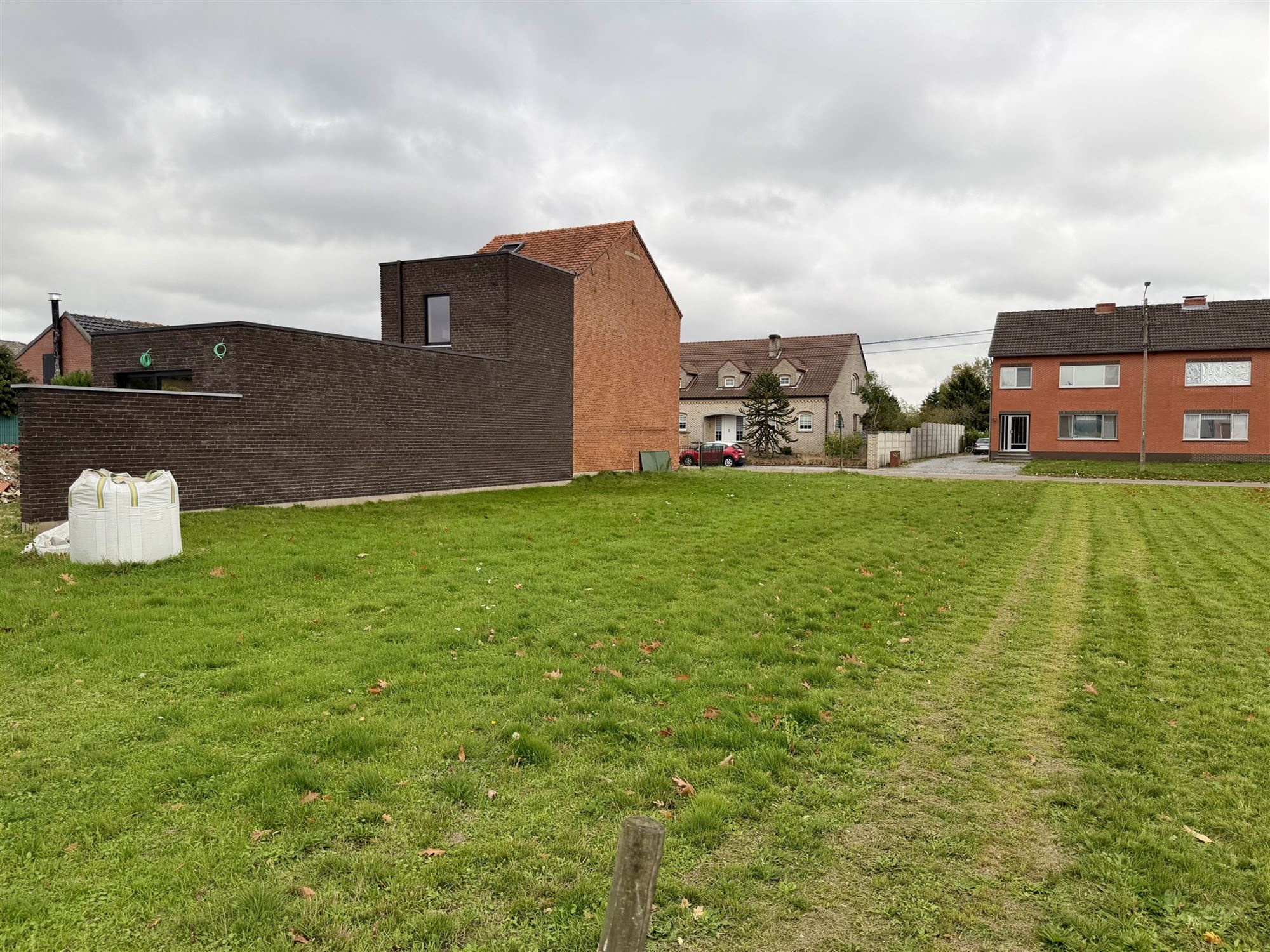 RUIM PERCEEL VOOR HALF OPEN BEBOUWING OP RUSTIGE LIGGING IN GENK - foto 3