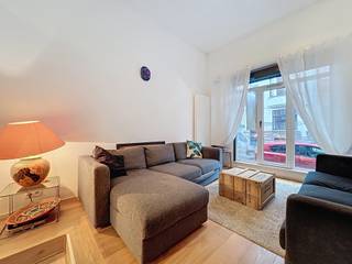 TE KOOP – Souplex met 2 slaapkamers – Europese Wijk ✨<br /><br />📍 Patriottenstraat 9, 1000 Brussel<br /><br />Gelegen in het hart van de Europese Wijk, biedt deze duplex souplex met 2 slaapkamers een praktische indeling en een aangenaam wooncomfort.<br /><br />🔹 2 slaapkamers gelegen op het lagere niveau<br />🔹 Mezzanine van ca. 12 m²<br />🔹 Open, volledig uitgeruste keuken<br />🔹 Woonkamer aan de voorzijde met rolluik<br />🔹 2 toiletten<br />🔹 Badkamer + douchekamer<br />🔹 Grote dressing<br />🔹 Wintertuin 🌿<br />🔹 Individuele gascondensatieketel<br />🔹 Lage gemeenschappelijke kosten<br />🔹 Elektriciteit conform<br />🔹 EPC : E<br /><br /><br />Ideaal als eigen bewoning of investering, op een toplocatie vlak bij de Europese instellingen, openbaar vervoer en winkels.<br /><br />📞 Info & bezoeken :<br />Frédéric Top – 0472 34 44 08<br />📩 frederic.top@weinvest.be<br /><br />We Invest Brussel-Europa<br /><br />🔍 Andere panden te koop in Brussel en de Europese Wijk via 👉 weinvest.be