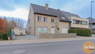 MASSEMEN - Deze goed onderhouden woning met 3 slaapkamers en tuin met verzicht, is uitstekend gelegen, op een boogscheut van de dorpskern...