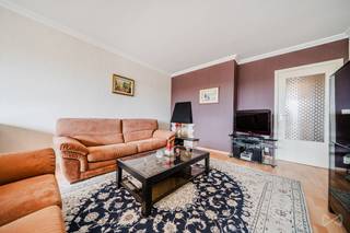 We Invest Waterloo vous propose ce charmant appartement idéalement situé au cœur de Waterloo, à seulement quelques centaines de mètres des...