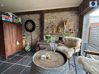MAISON DE CARACTÈRE AVEC 5 CHAMBRESPrix indicatif : 350 000 euros Cette maison particulière est un parangon d'authenticité et de caractère.Construite...