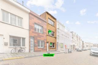 In het hartje van Blankenberge bevindt zich deze te renoveren woning met tal van mogelijkheden. De centrale ligging biedt u tal van voordelen...