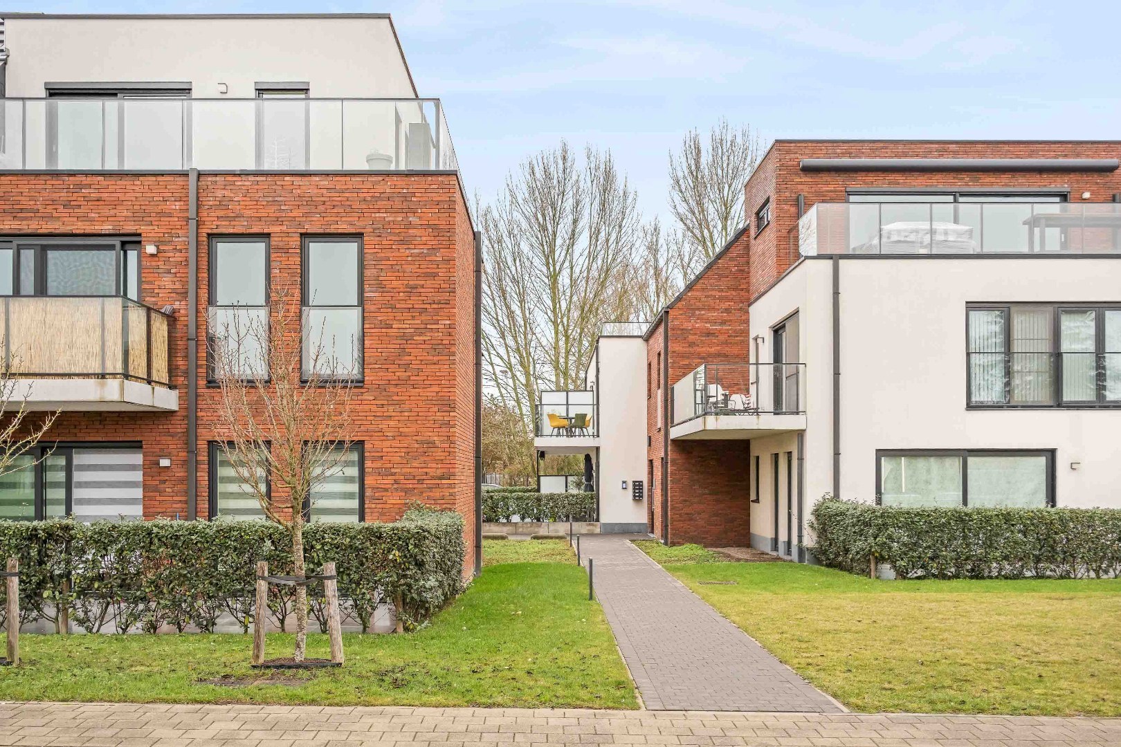 Recent, instapklaar appartement met 2 slaapkamers en ondergrondse staanplaats in Wevelgem - foto 1