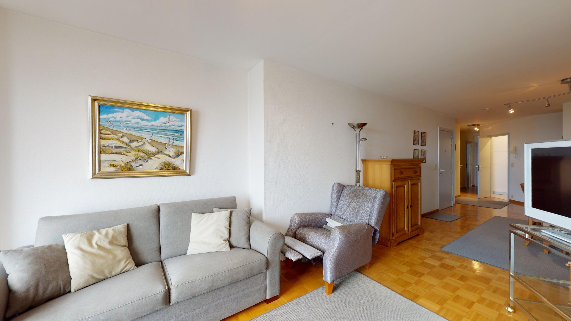 Ruim éénslaapkamer appartement op de zeedijk te Duinbergen. - foto 5