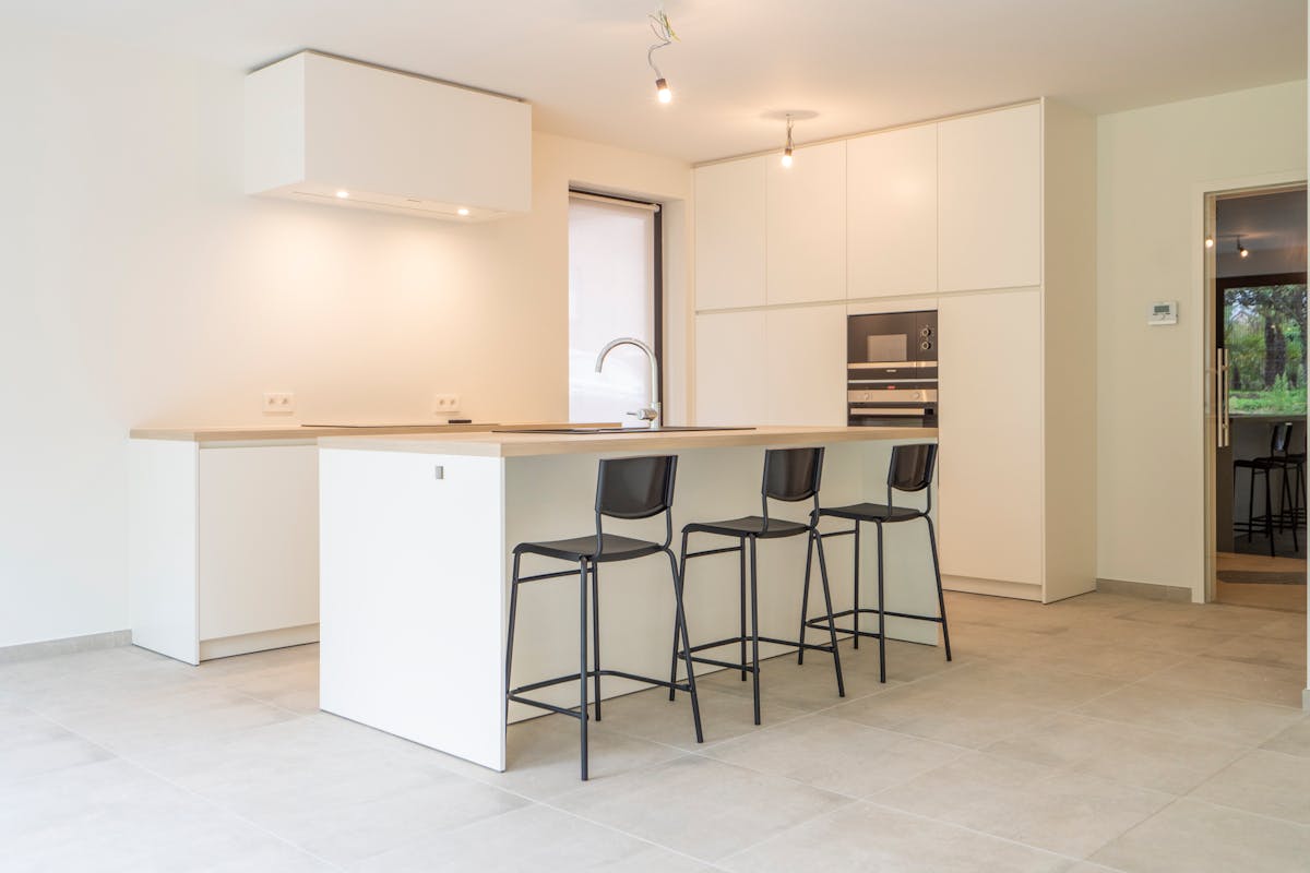 Recent house with 3 rooms and carport for rent in Marke - photo 4