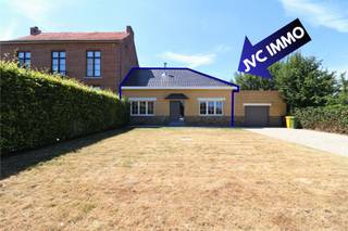 Discover this single-storey house in Berloz, offering +/- 120 m² of living space, ideal for a couple or small family. It features a large,...