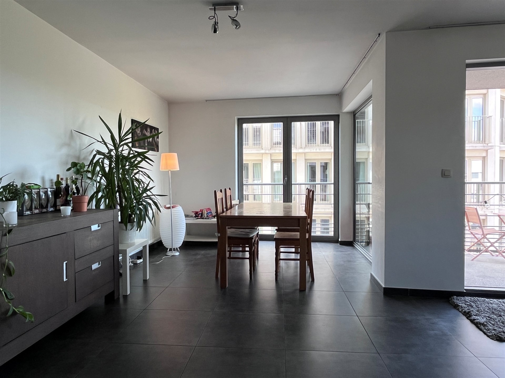 3 slaapkamerappartement met terras
en autostaanplaats - foto 2