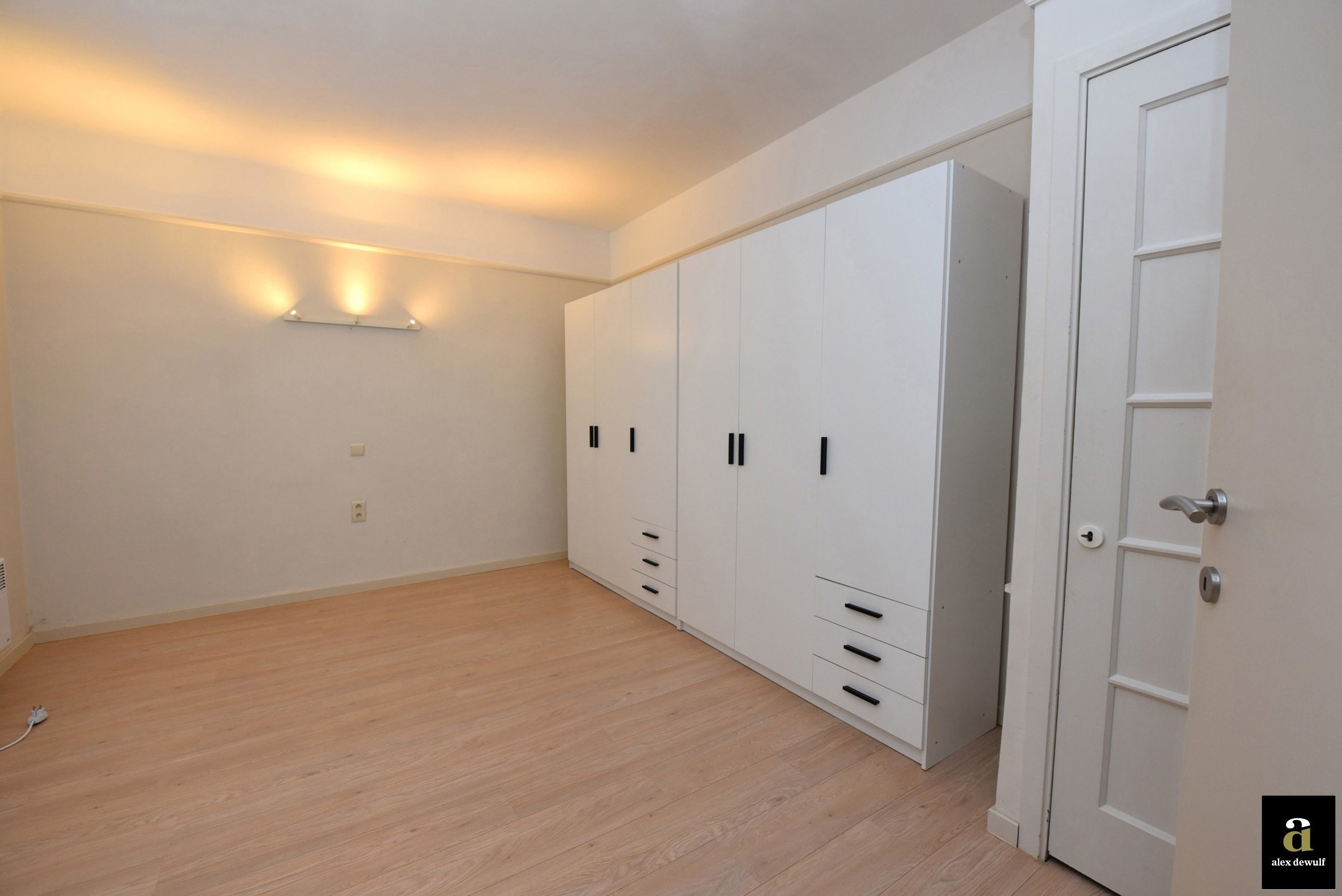 Ongemeubeld 2-slaapkamerappartement met zijdelings zeezicht - foto 5