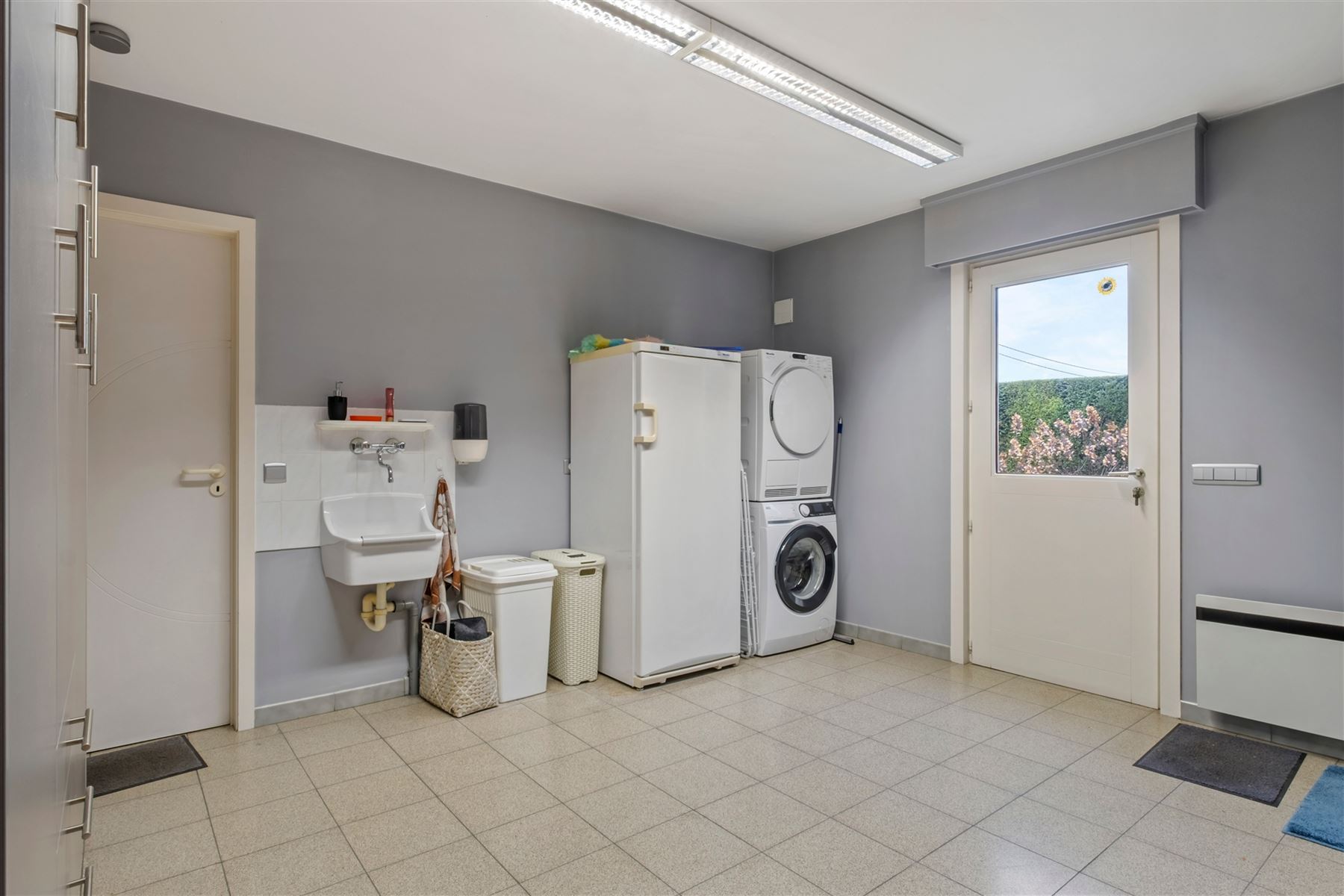 Instapklare en lichtrijke woning met zonnige tuin op 1.304 m² in Ingooigem - foto 5