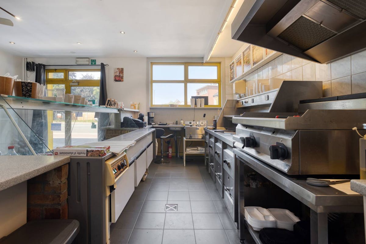 Handelspand met woonst te koop in Kortrijk - foto 4