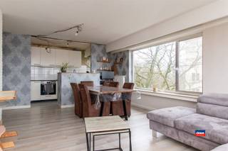 HOBOKEN | SUN RESIDENCE | TE RENOVEREN HOEKAPPARTEMENT MET TWEE SLAAPKAMERS EN KELDER | EPC C |Indeling als volgt: inkomhal - toilet - wasplaats -...