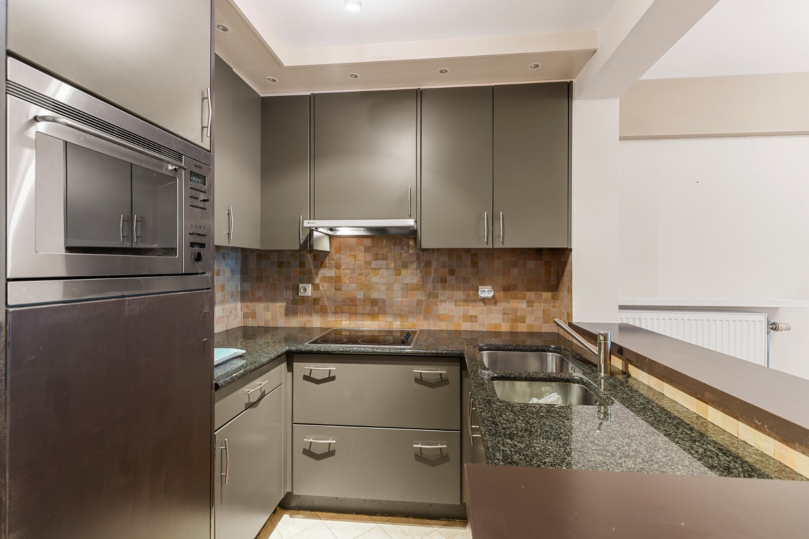 Appartement met 2 slaapkamers gelegen op de Lippenslaan. - foto 3