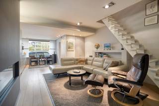 Nabij het centrum van Leopoldsburg bevindt zich deze instapklare en gezellige gezinswoning met drie slaapkamers. Winkels, openbaar vervoer, scholen...