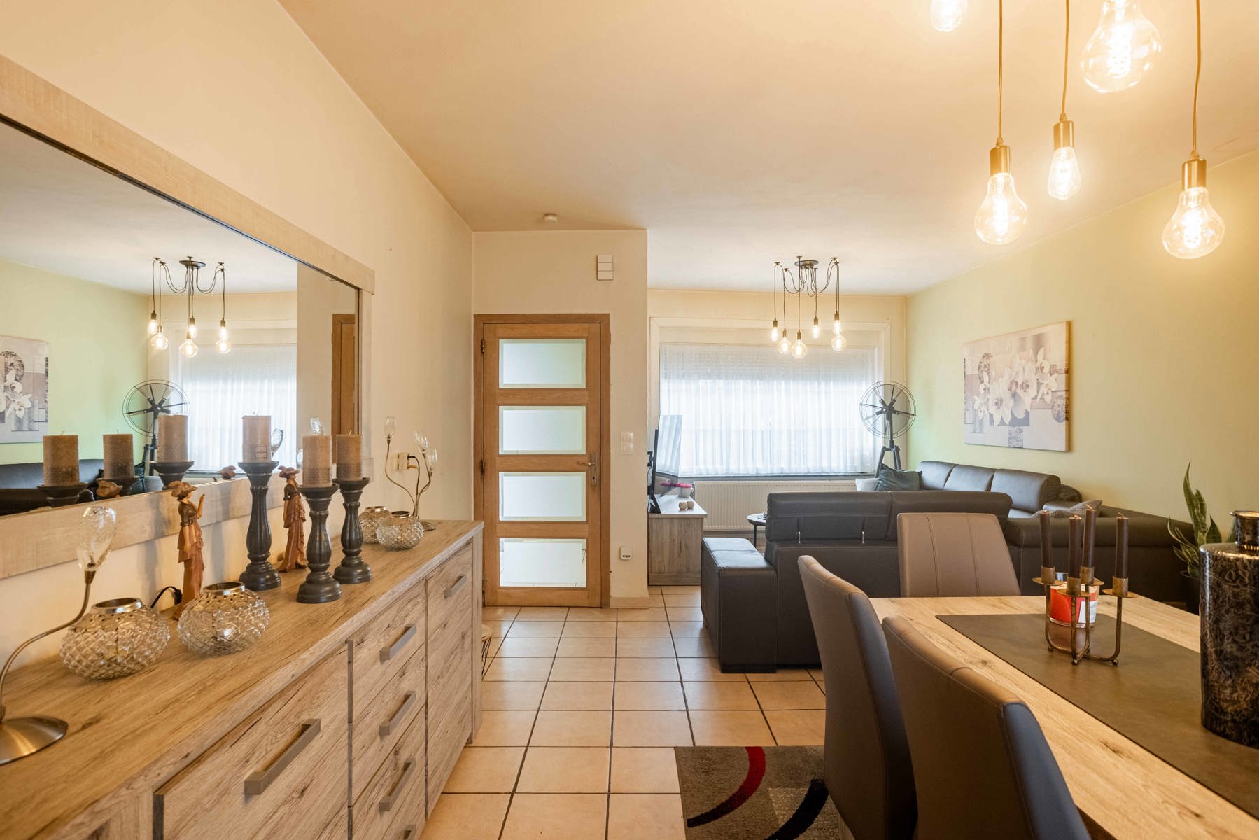 Instapklare en gunstig gelegen halfopen woning in het groen - foto 3